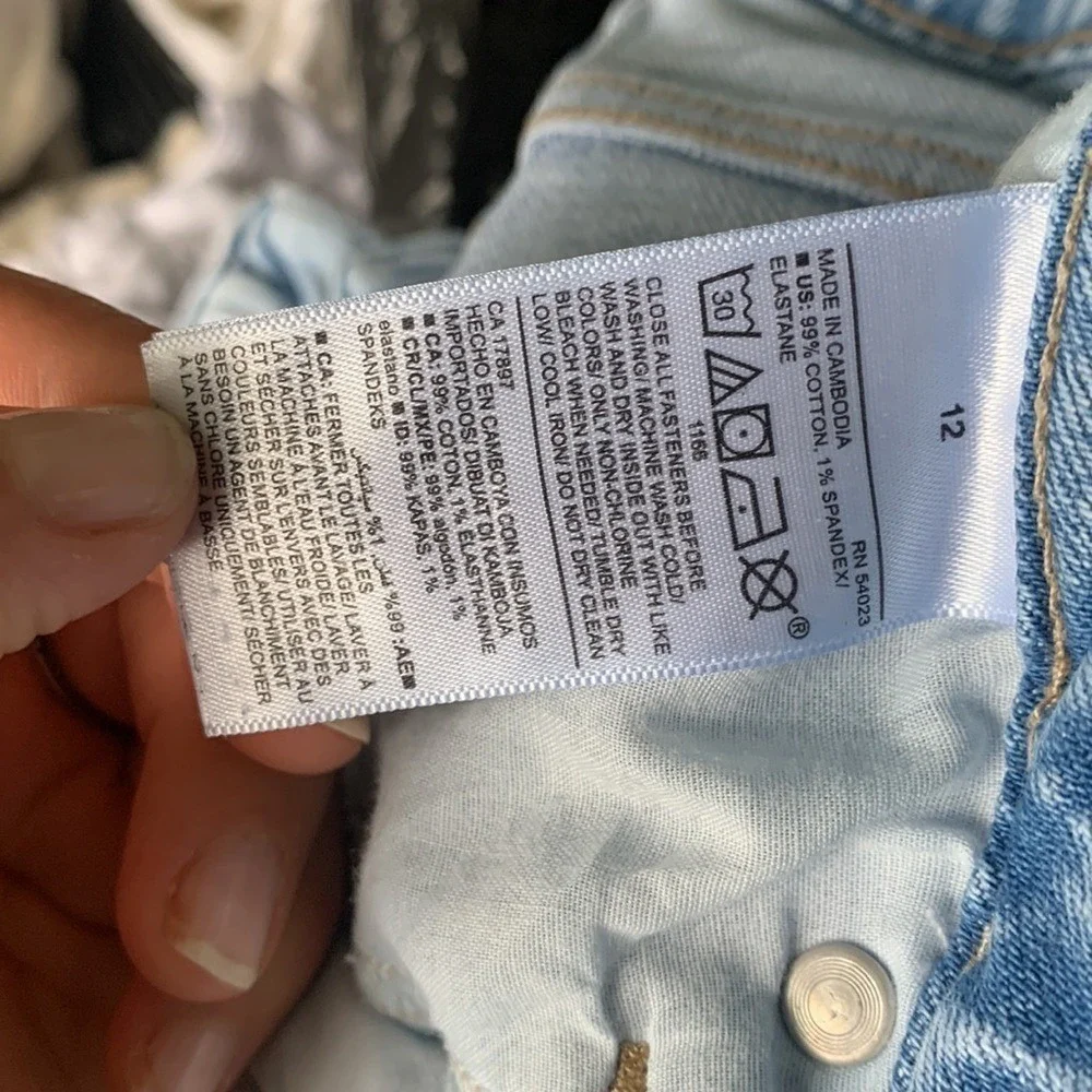 Old Navy‎ Power Slim Straight Hi-Rise Jeans sz 12 distressed buttons fly festive